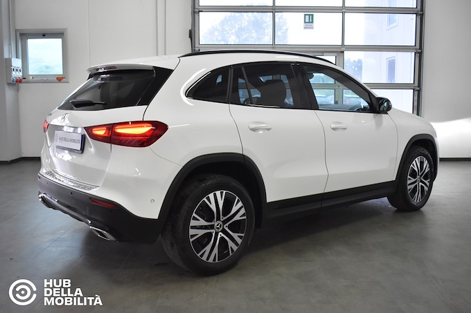 MERCEDES-BENZ GLA 200 d Automatic Progressive Advanced
